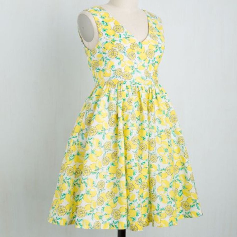 Modcloth Ace the Zest Dress in Lemon size LARGE